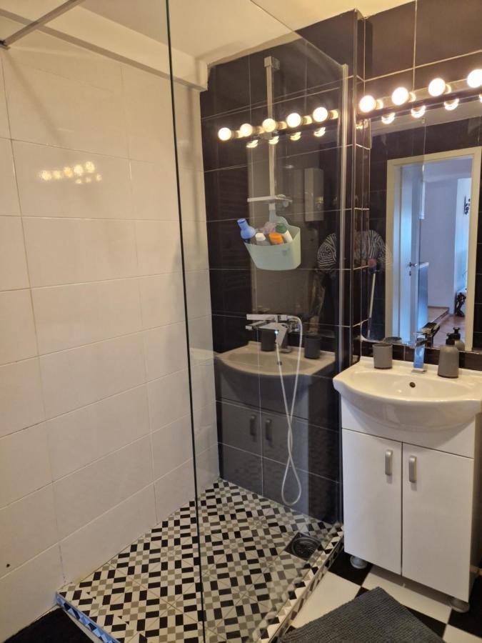 Comfy Center Apartment Скопье Экстерьер фото